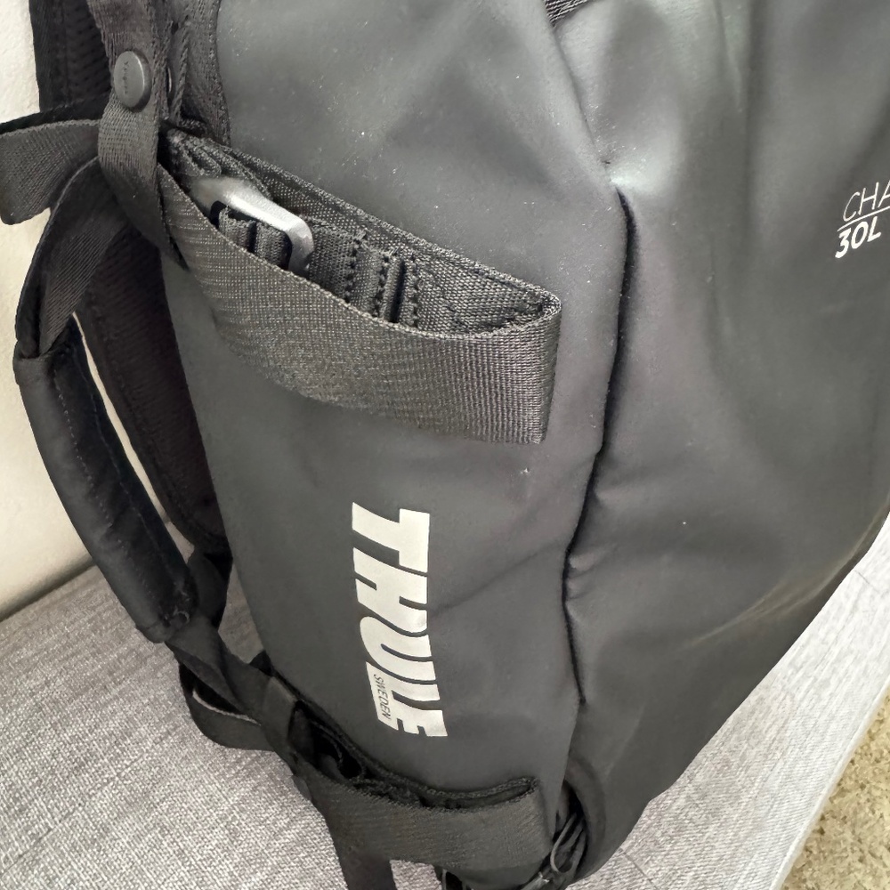 THULE 30 Chasm Liter Backpack in Black